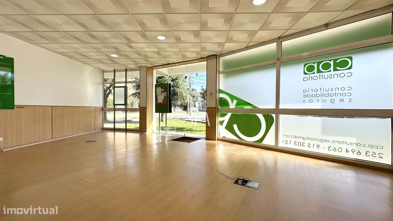 Loja para arrendamento grande montra e boa localização em Merelim (São - Grande imagem: 4/12