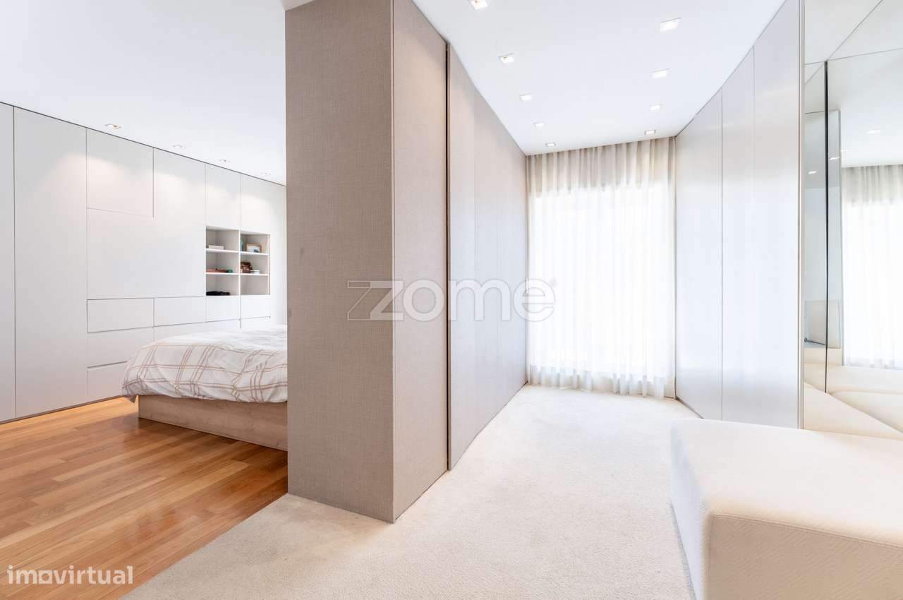 Elegante T4 Em Nevogilde Com 2 Suites E Excelente Exposicao Solar