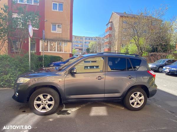 Toyota RAV4 2.2 D-CAT AWD Aut Luxury - 9