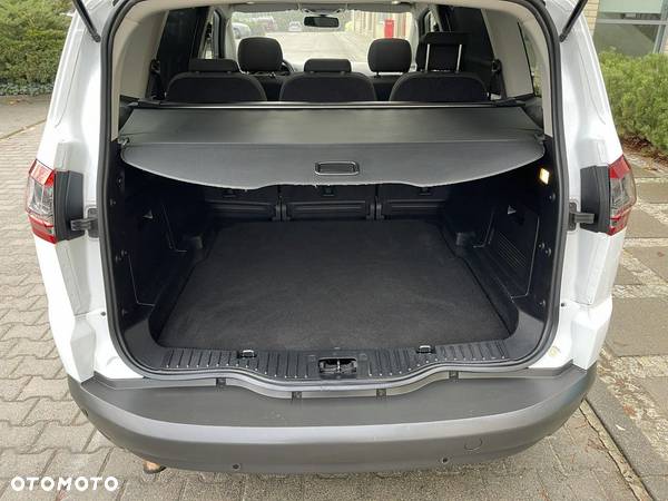 Ford S-Max - 13