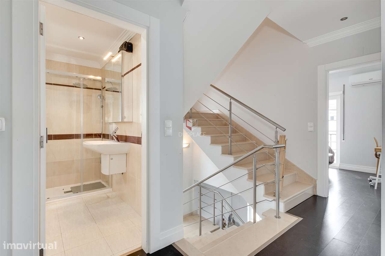 Moradia Premium T4 com Sótão, Ginásio, Garagem e Excelentes Áreas | Mo-32