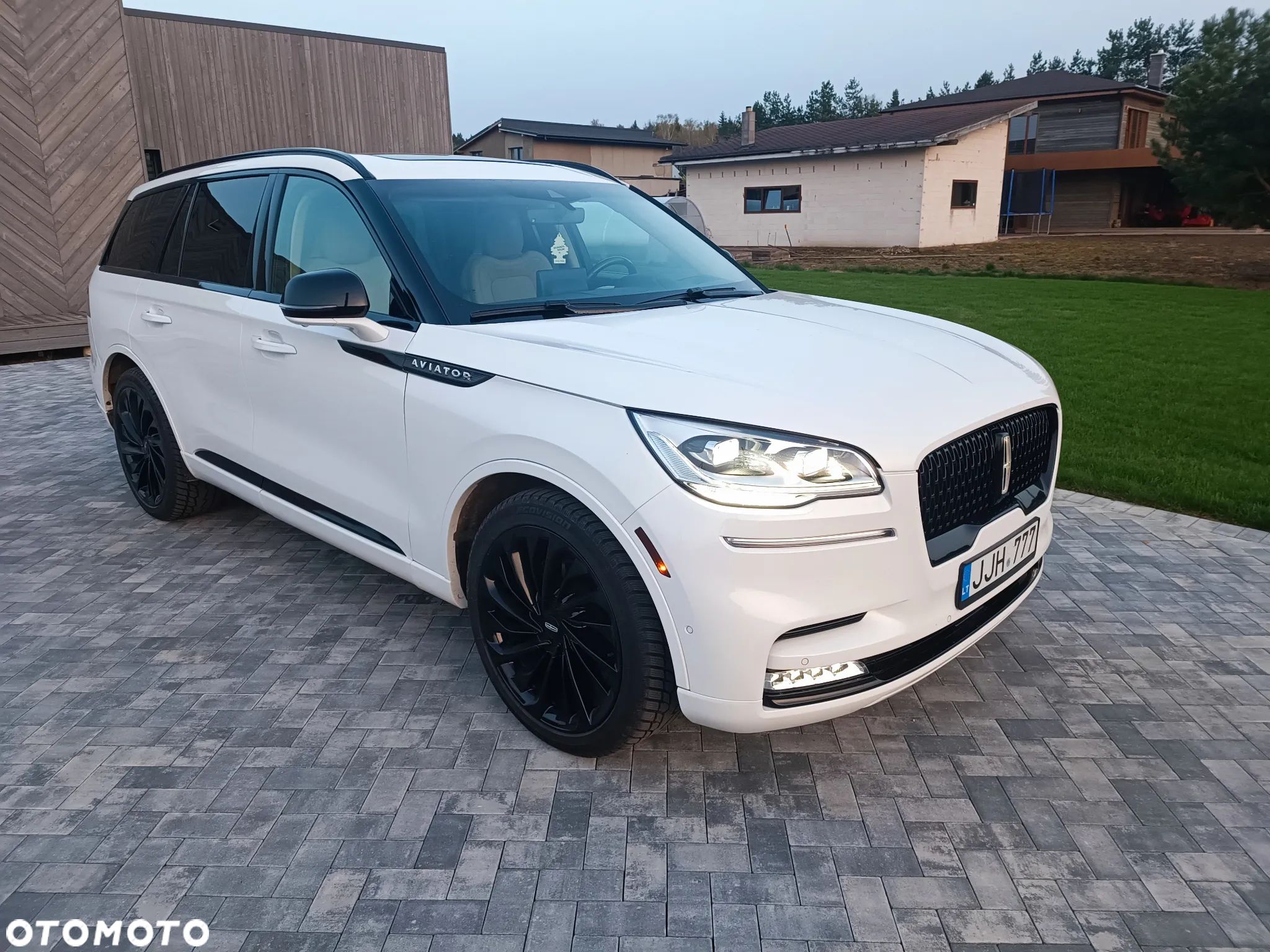 Lincoln Aviator - 1