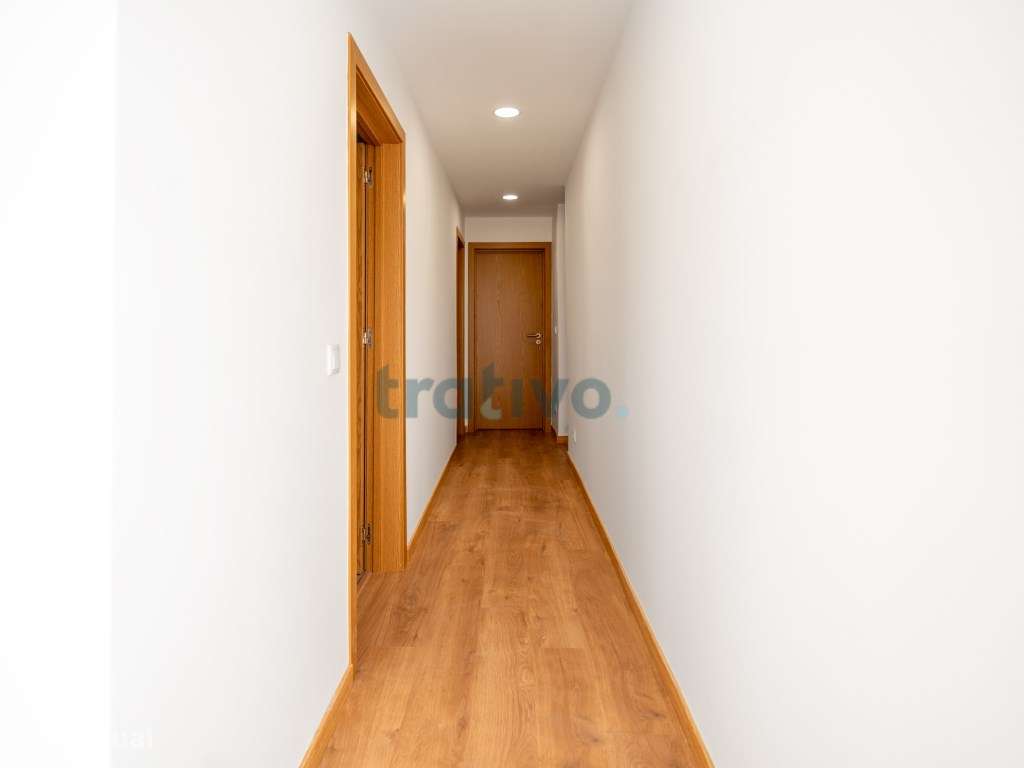 Moradia T2 Totalmente Reabilitada | Zona exterior com 45 m² | Santa...-9