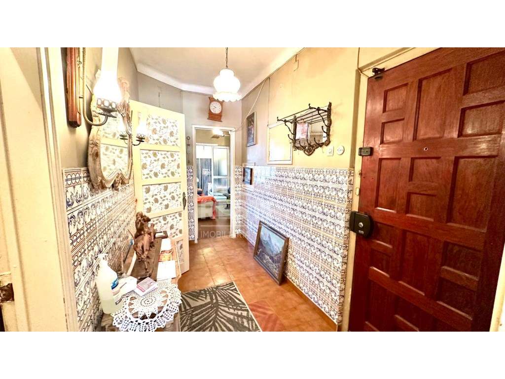 Apartamento T1 com Logradouro e Arrecadação/Garagem no Afonsoeiro -...-6