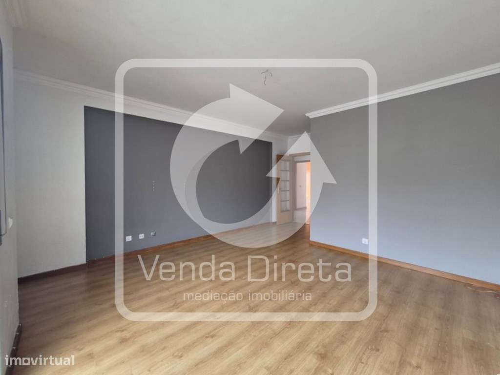 Apartamento T2 com excelentes áreas, elevador e luz natural - Feijó... - Grande imagem: 4/34