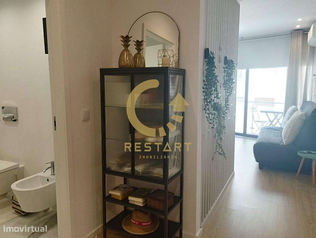 Apartamento T0 com Varanda e Garagem – Leça da Palmeira-6