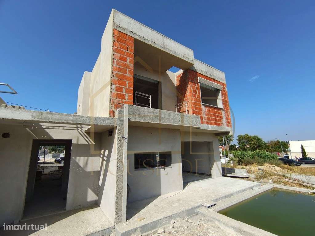 Moradia Isolada T4 com Garagem e Piscina. Charneca da Caparica - Grande imagem: 5/38