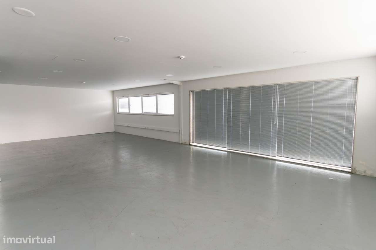 Pavilhão com 2 frações autônomas - Grande imagem: 5/16