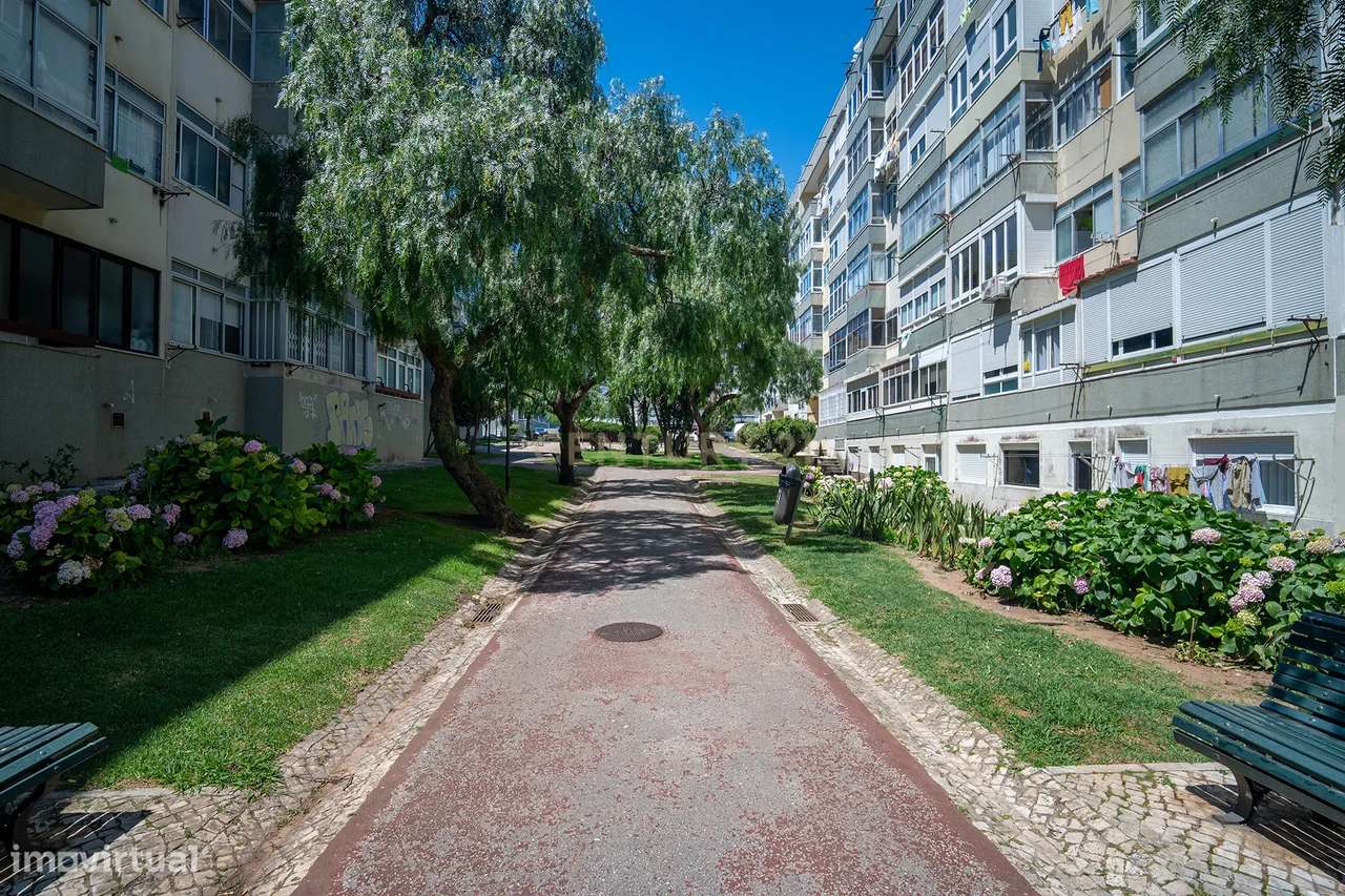 Apartamento Renovado T2 em Oeiras, ótimas áreas e com tudo perto de si-29