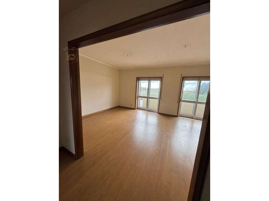 Excelente apartamento T3 junto do centro de Ovar-11