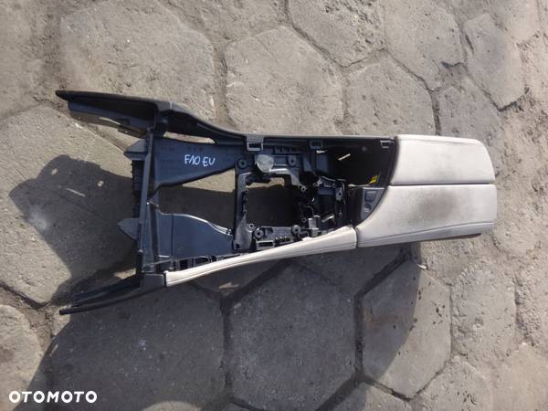 PODŁOKIETNIK TUNEL ŚRODKOWY BMW F10 F11 EURO - 2