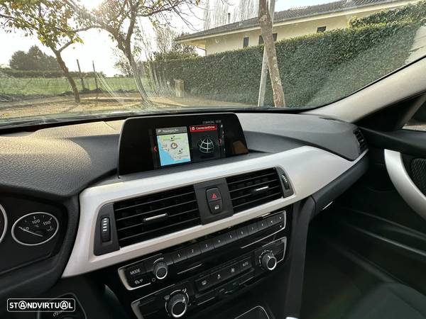 BMW 320 d Touring Advantage Auto - 23