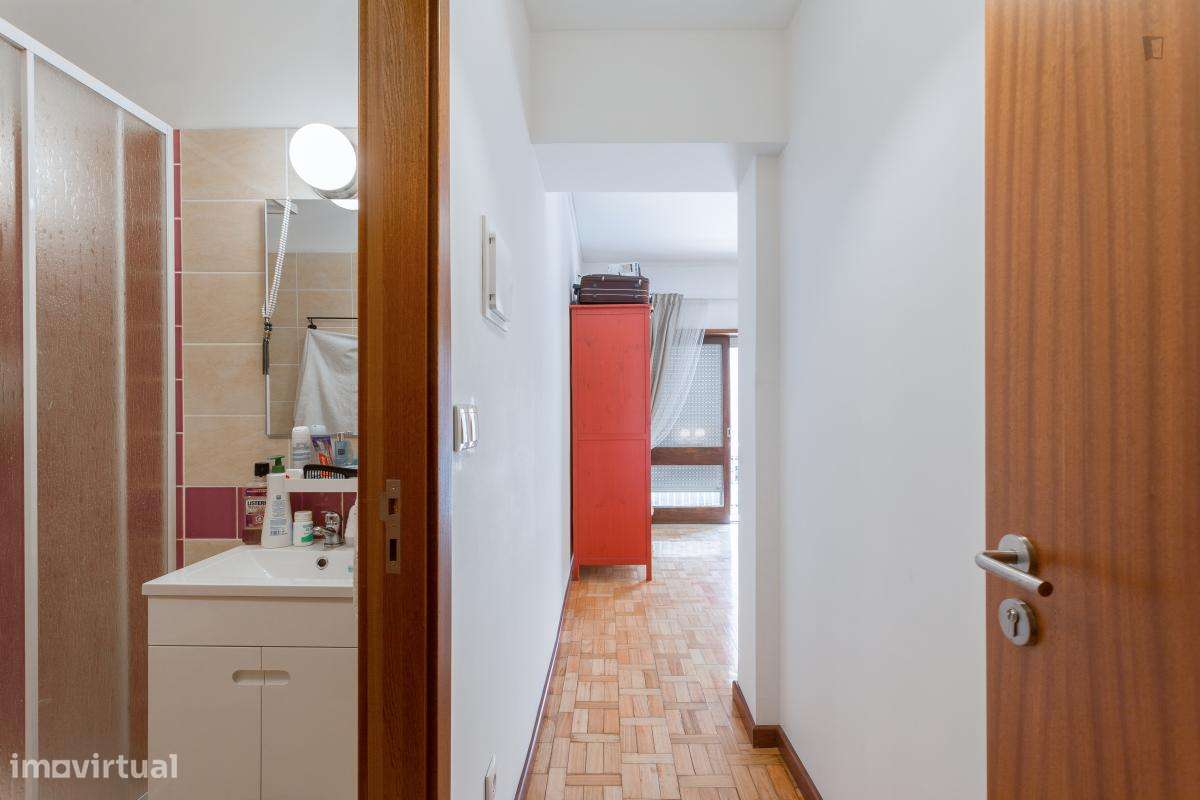 Quarto - localizado em Paranhos Porto - Grande imagem: 4/17