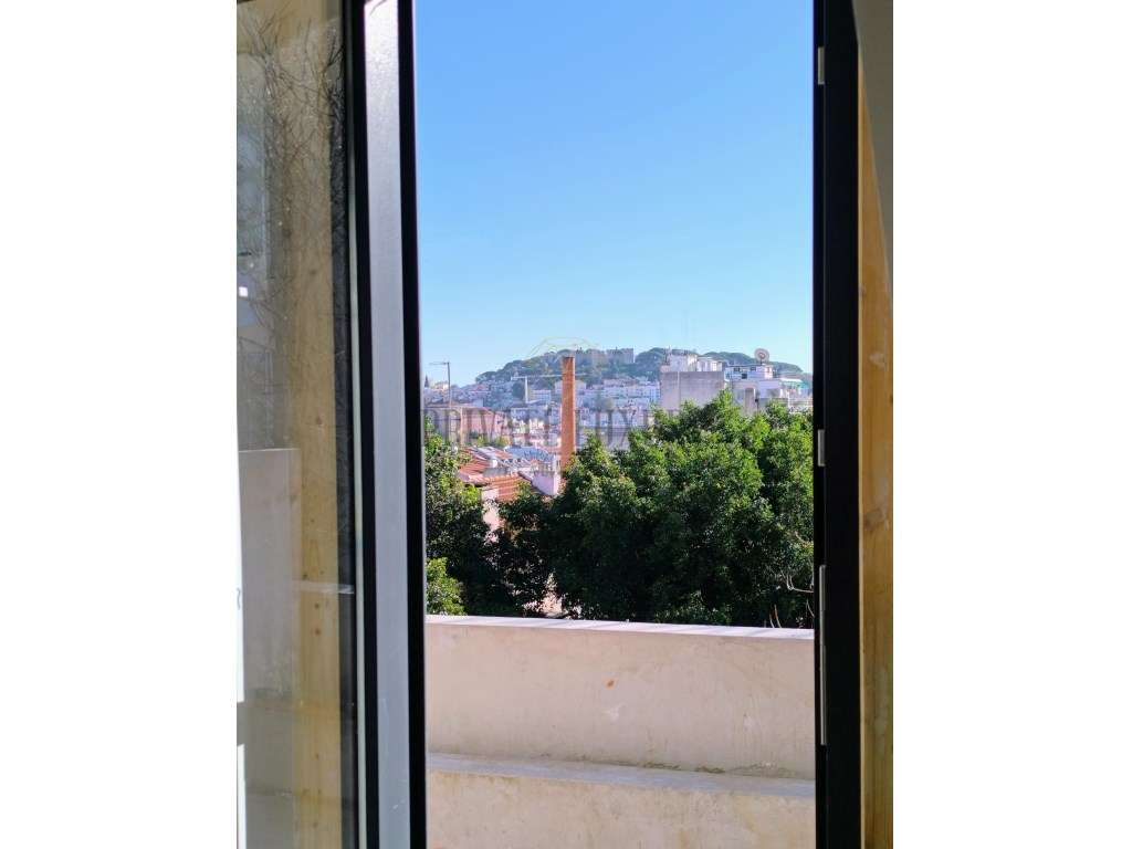 T3 Duplex Novo com Terraço junto à Praça da Alegria | Lisboa-15