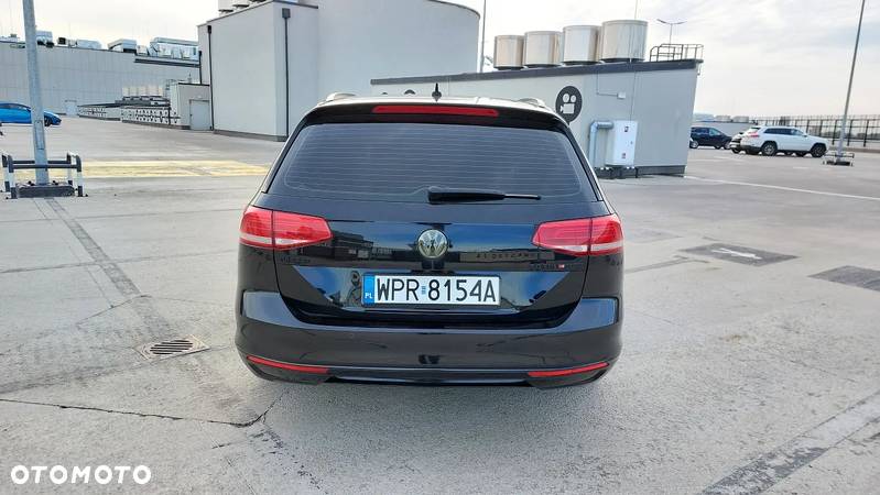 Volkswagen Passat - 4