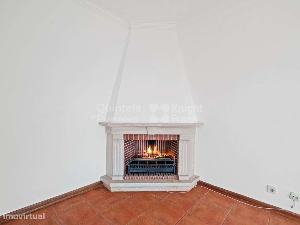 Apartamento T2 com varanda e garagem em Sassoeiros - Grande imagem: 4/25