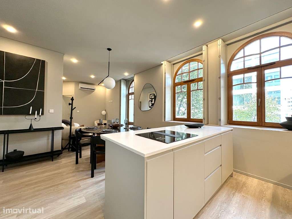 Apartamento T3 com garagem em palacete renovado em Lisboa - Grande imagem: 4/22