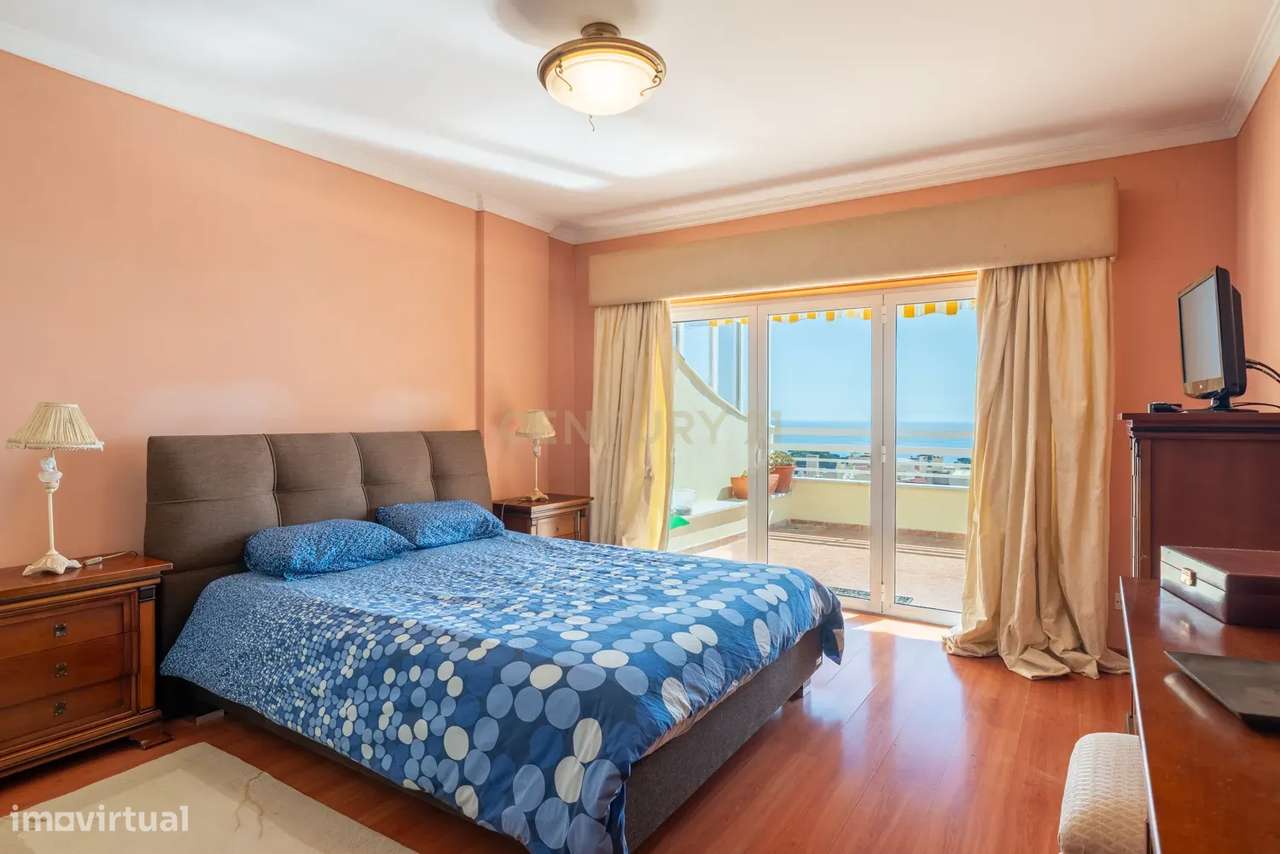 Penthouse T5 Jardins da Parede-18