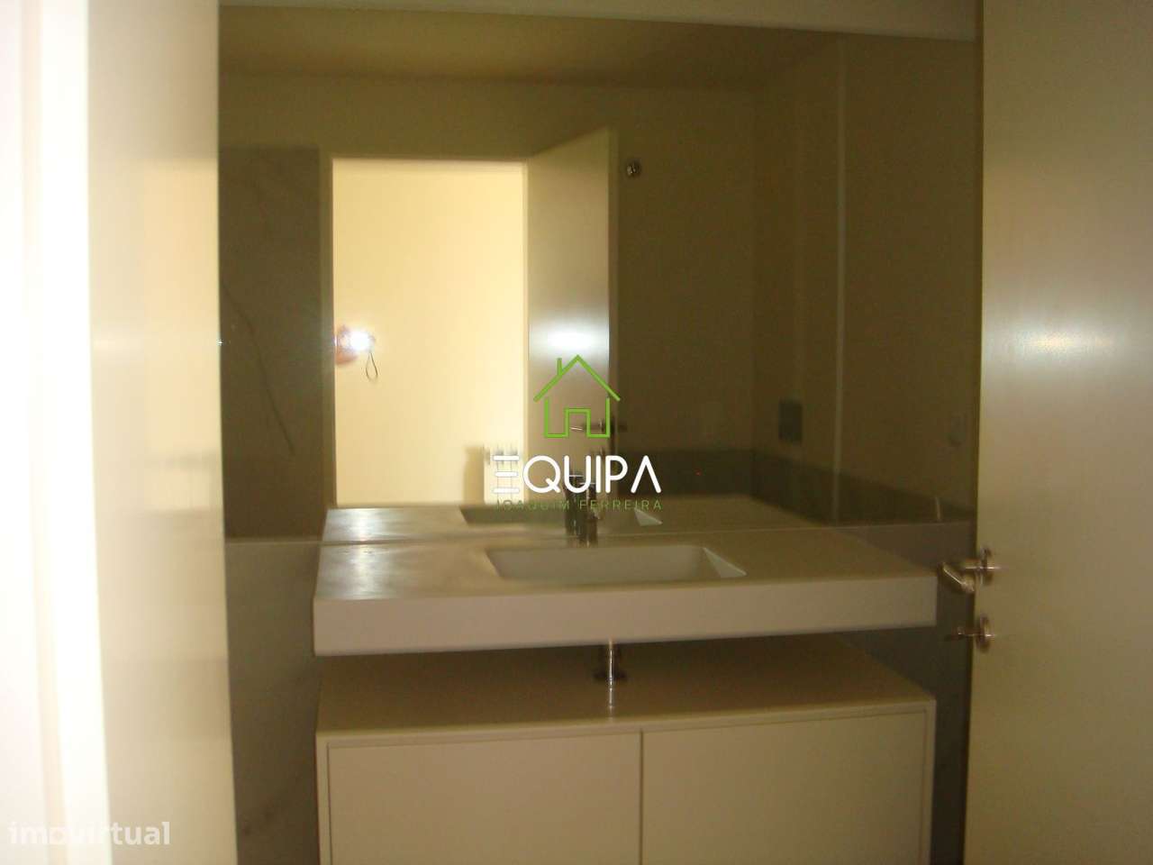 Apart. T-1, novo, no ultimo piso, com terraço e vistas para o Estádi-25