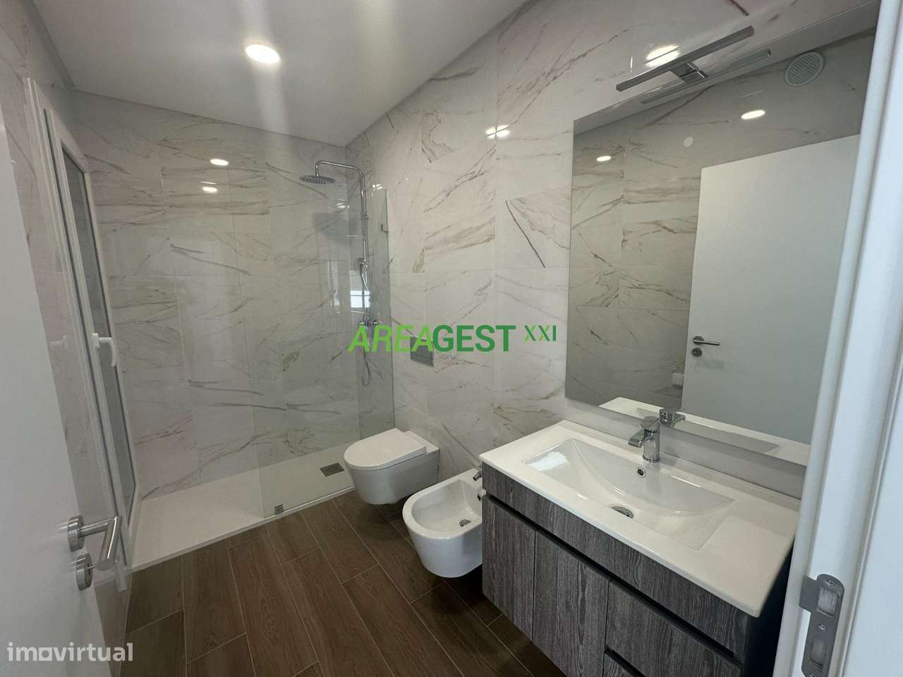 Moradia V4+1 no Casal Novo, Caneças-11