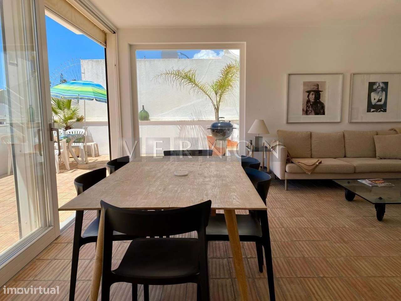 Moradia Moderna Renovada com Vista Mar e Rooftop no Centro de Carvoeir-26