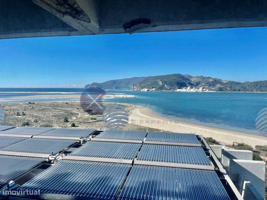 Penthouse para venda situada em Tróia com vista fabulosa.
VENDA 10... - Grande imagem: 2/15