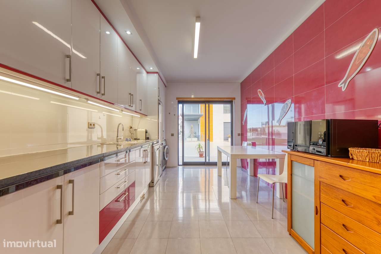 Apartamento T2, piscina e lugar de estacionamento - S Martinho Porto-11