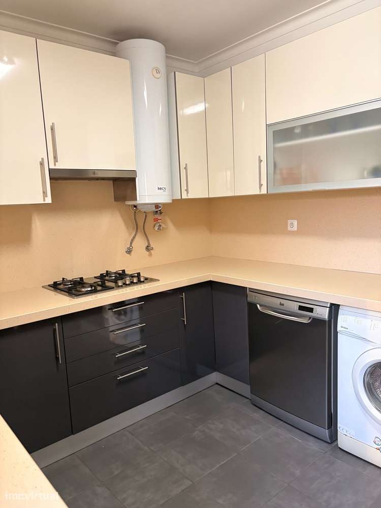 Moradia geminada com garagem Bro Além das Vinhas 595.000€-33