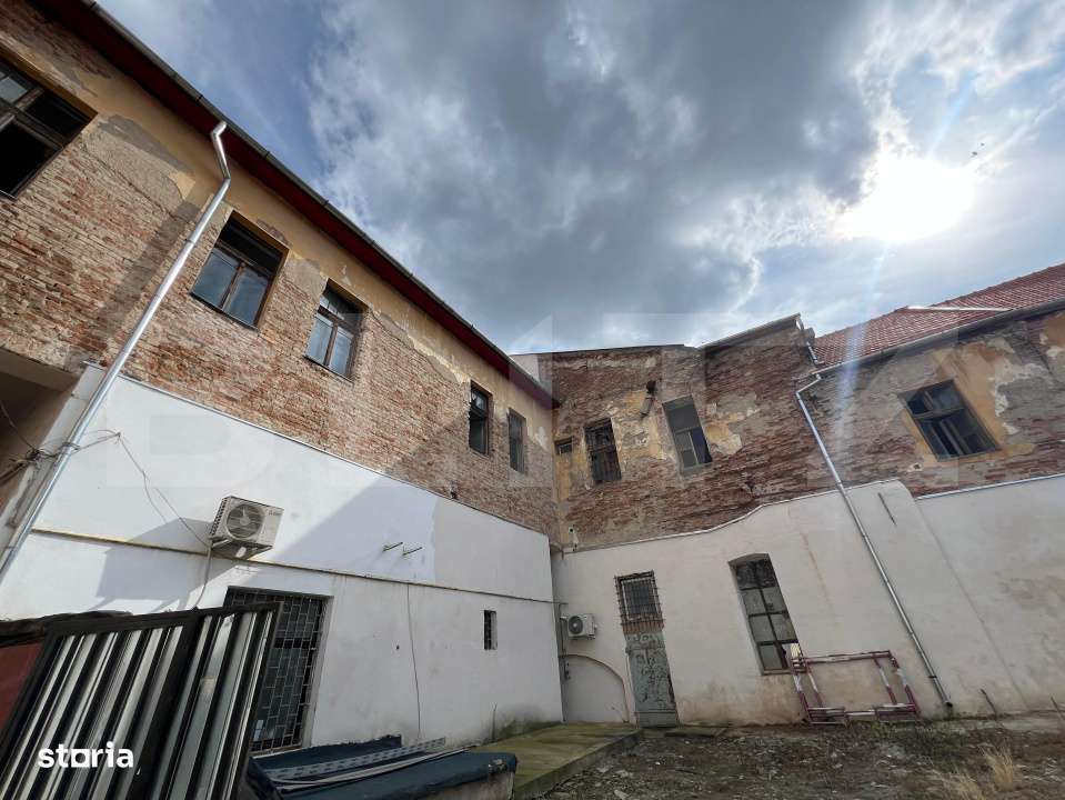 Hotel cu 44 camere, renovabil, pozitionat ultracentral – oportunitat - Imagine principală: 3/17