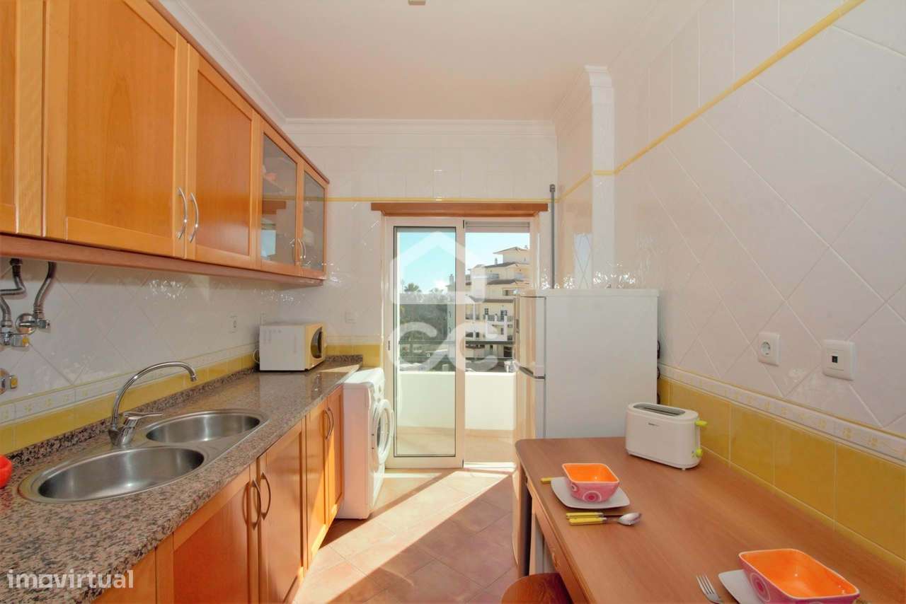 Apartamento T1 com varanda, lugar de garagem e arrecadação em Armação - Grande imagem: 4/15