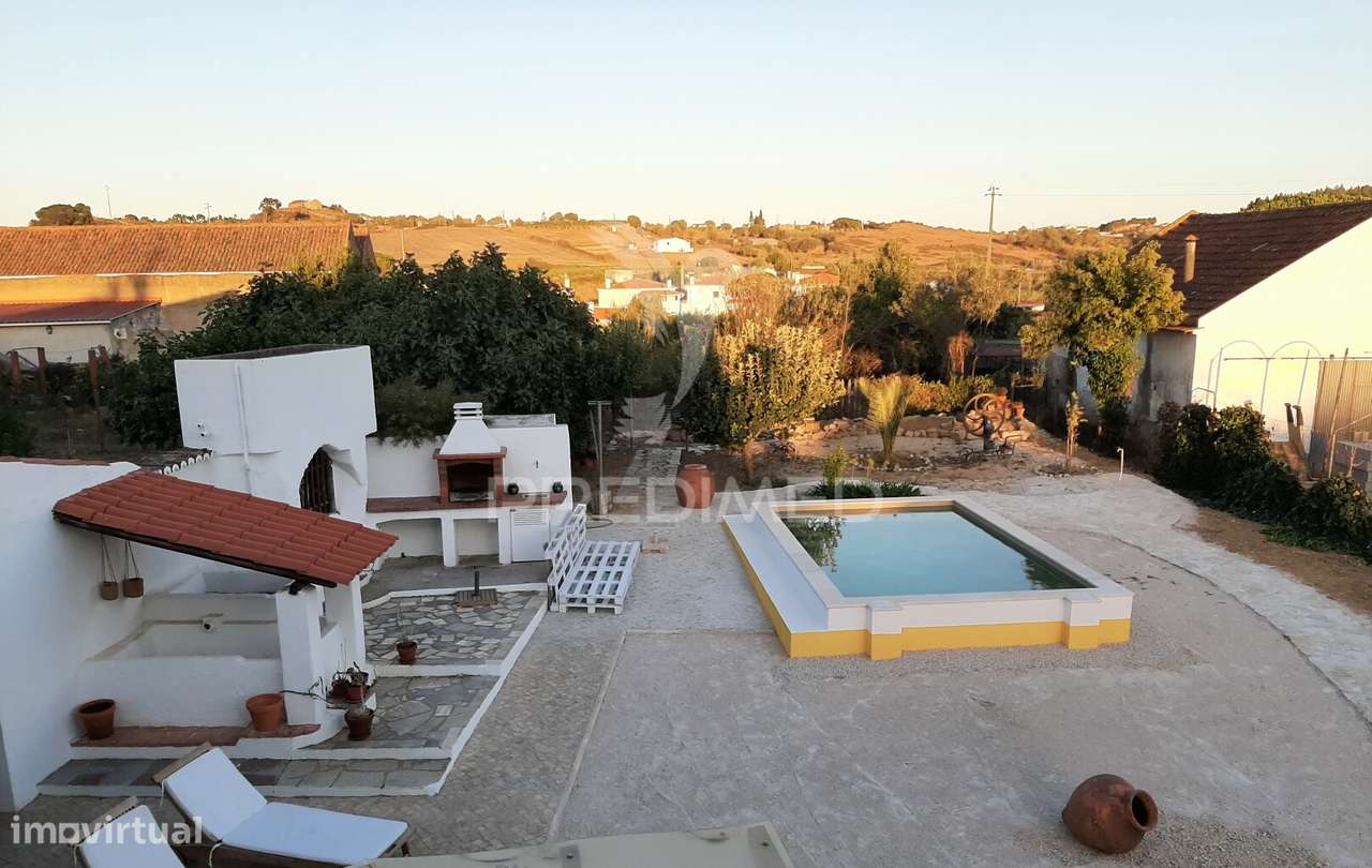 Moradia T5 com piscina, em terreno de 720m2 na Labrugeira (Alenquer) - Grande imagem: 4/39