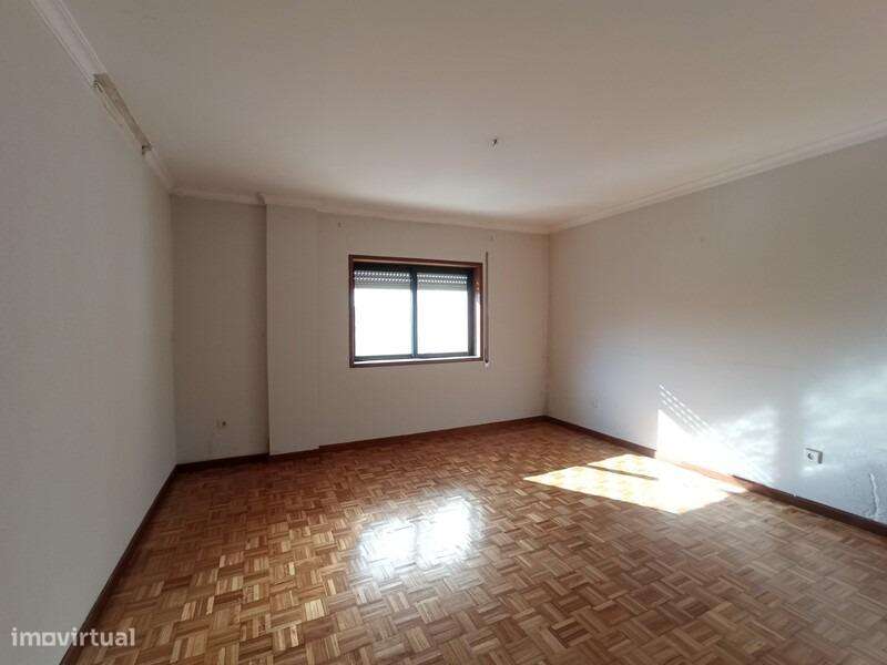 Apartamento T2 em Rio Tinto, Gondomar-10