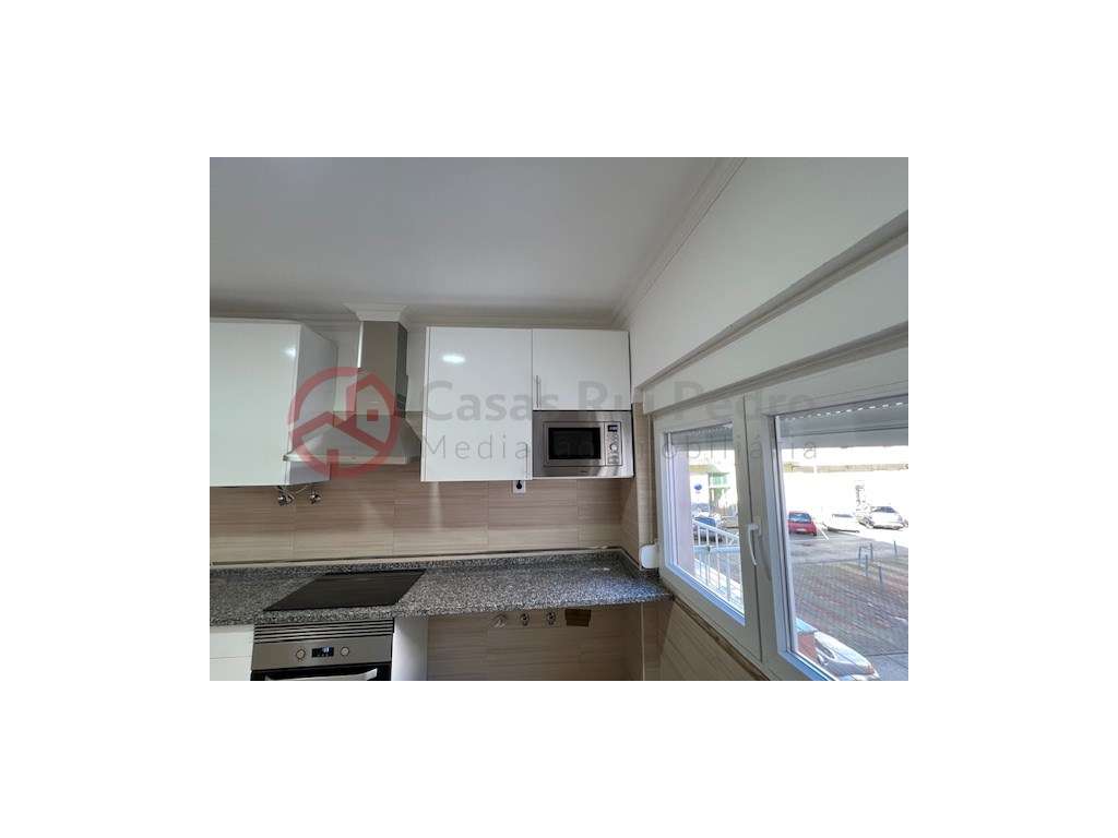 Espetacular T3 no Centro do Laranjeiro - Grande imagem: 5/53