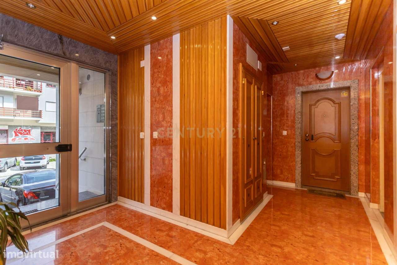 Apartamento Duplex em Santo António da Caparica com 6 assoalhadas - Grande imagem: 4/60