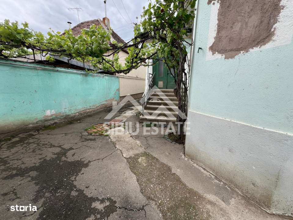 De vanzare: Proprietate cu 2 unitati locative ,Zona Lupeni, Sibiu - Imagine principală: 3/12