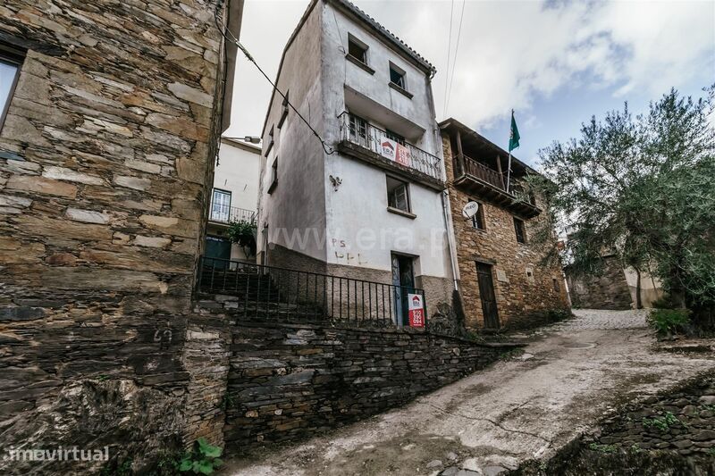 Moradia Geminada T3 / Covilhã, Sobral de São Miguel - Grande imagem: 1/16
