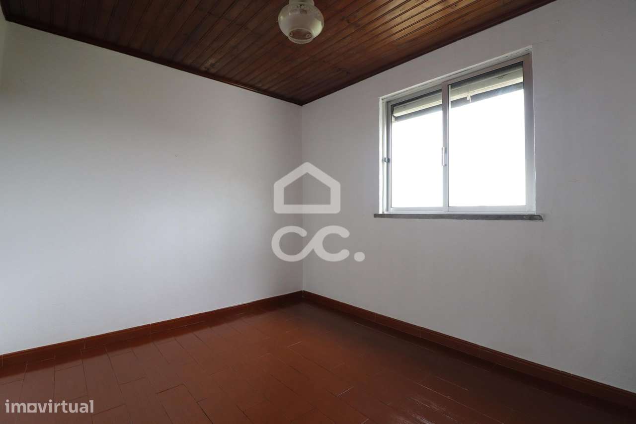 Moradia com Terreno – Pronta a Habitar | Zona do Cercal – Aguda-4