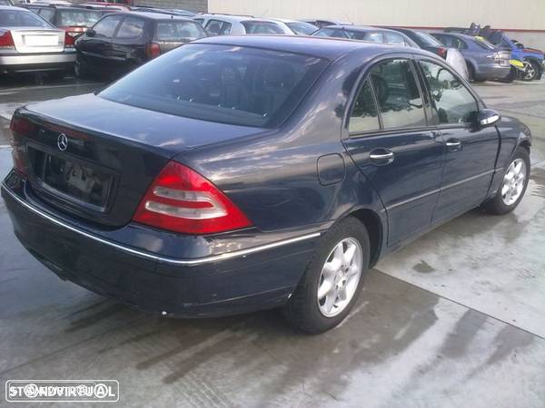 Traseira / Frente /Interior Mercedes Classe C 2003 - 1