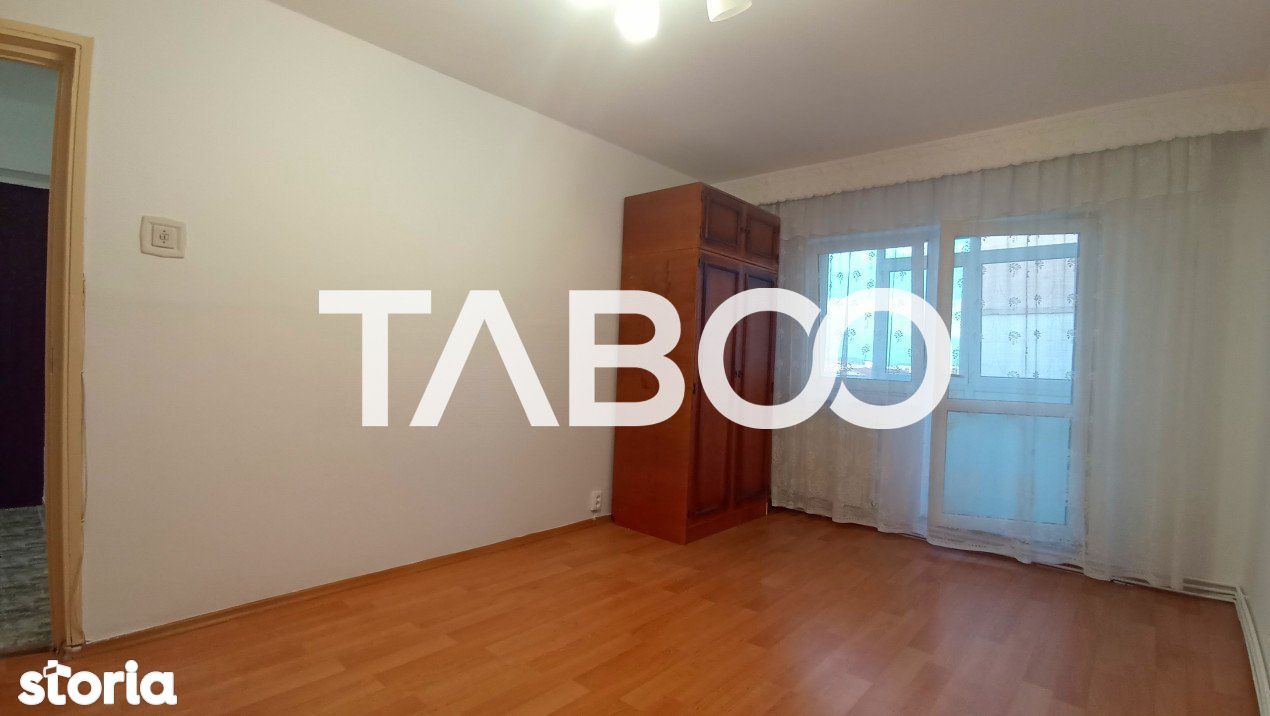 De inchiriat apartament cu 3 camere si balcon zona Vasile Aaron Sibiu