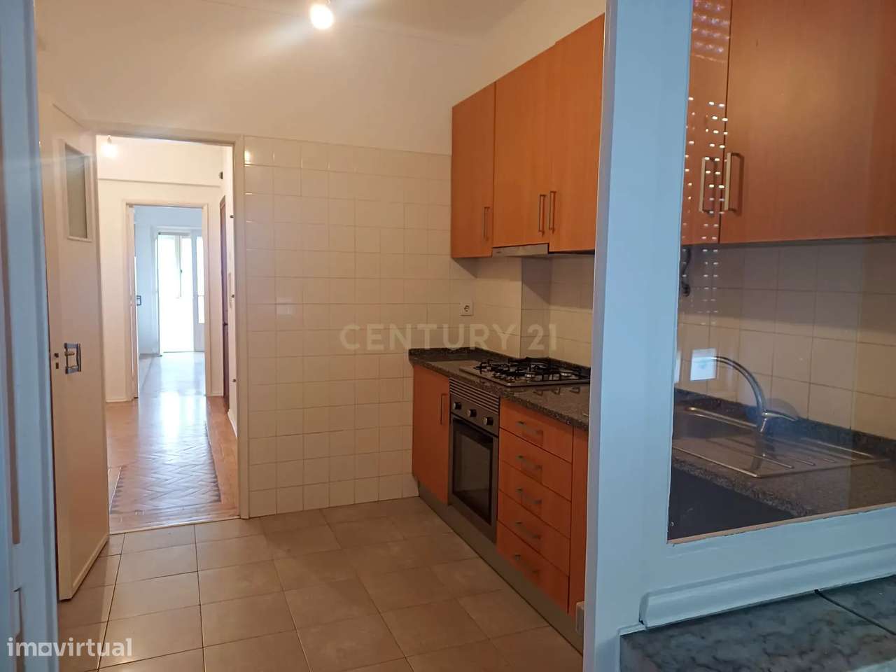 Apartamento T2, recentemente renovado,  no Lumiar Lisboa-5