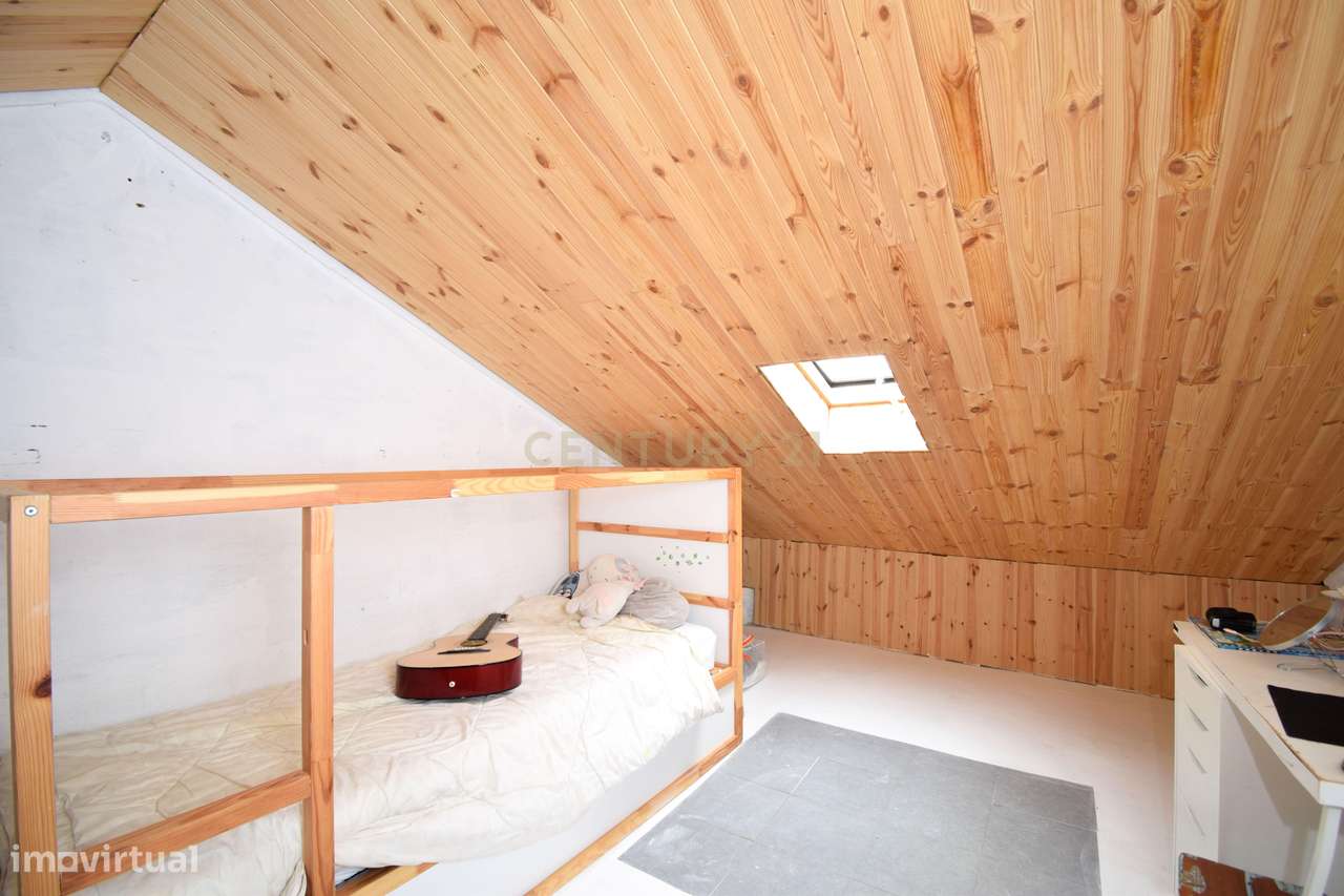 T2 duplex com sótão nas Pedralvas, Benfica-17