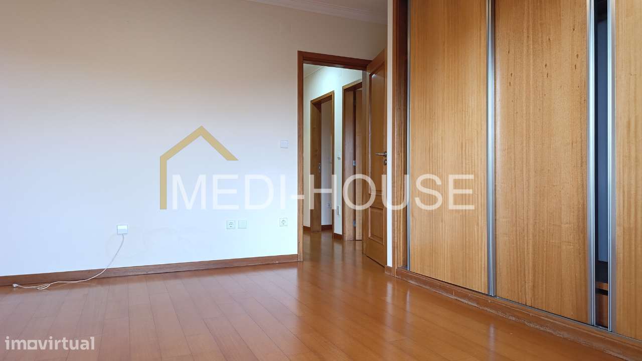 Moradia Unifamiliar T4+1 em Esposende-13