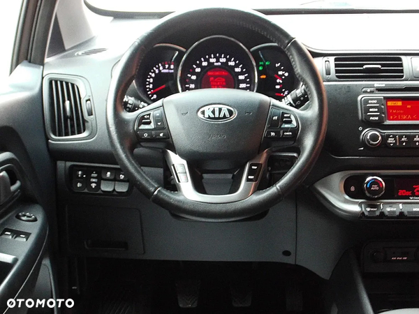 Kia Rio 1.2 Dream Team Edition - 10