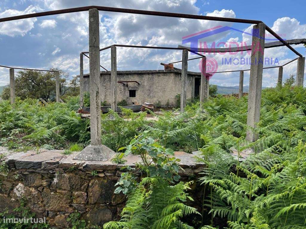 Terreno com 5780m2, poço de água e ruina, localizado em Graça - Ped... - Grande imagem: 4/31