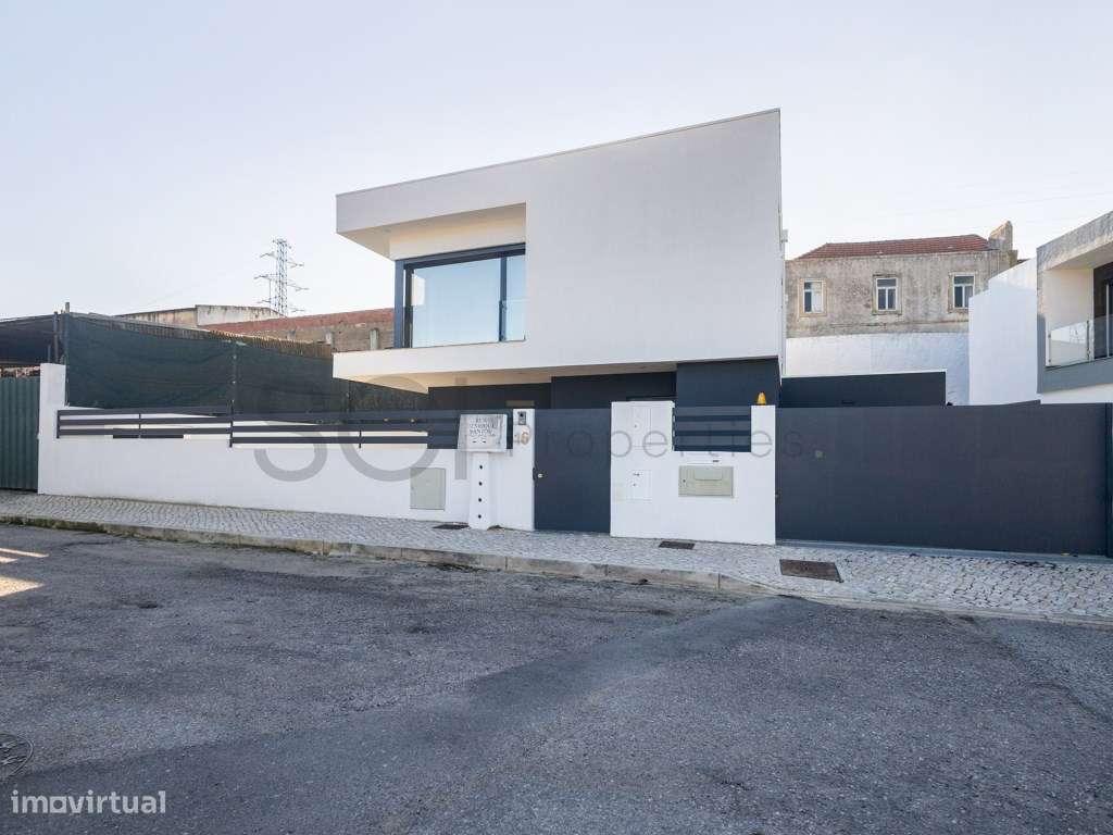 Moradia T3 Isolada | Sobreda | Piscina | Semi Nova - Grande imagem: 3/30