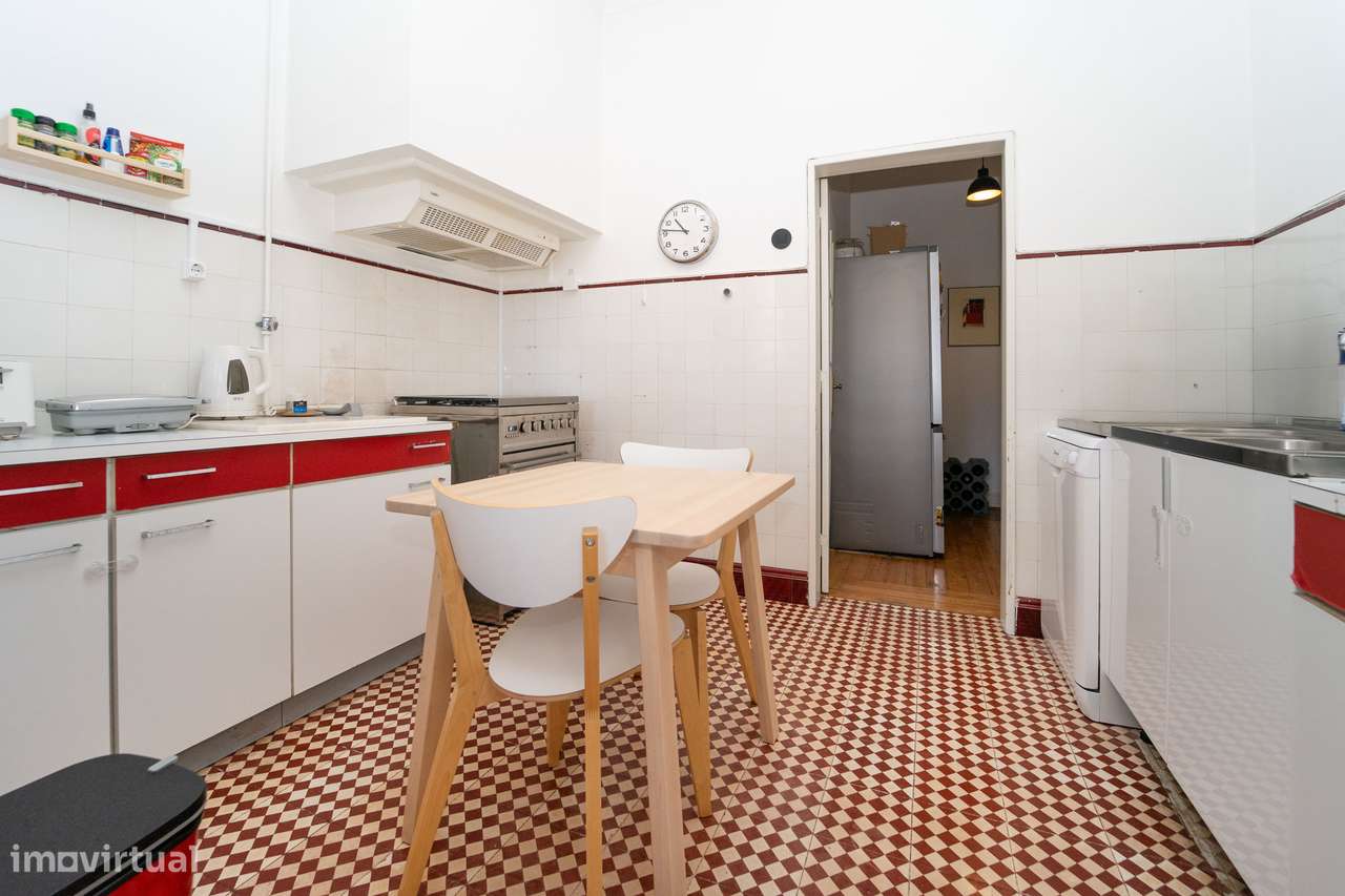 Apartamento T5 para venda na Rua Trindade Coelho Coimbra-24
