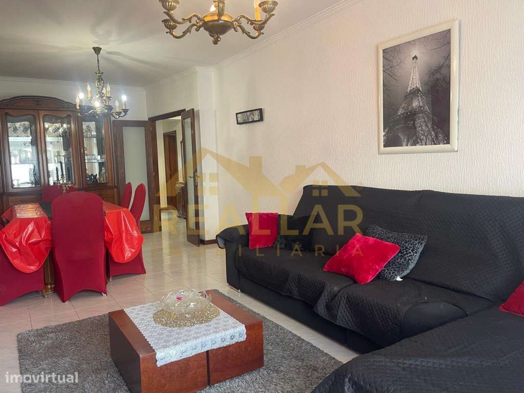 Espaçoso T3 a passos da praia - Grande imagem: 5/27