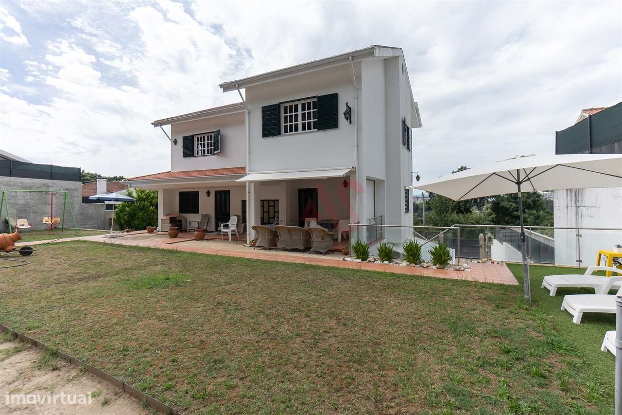 Moradia T4 com elevador em Marecos, Penafiel - Grande imagem: 4/52