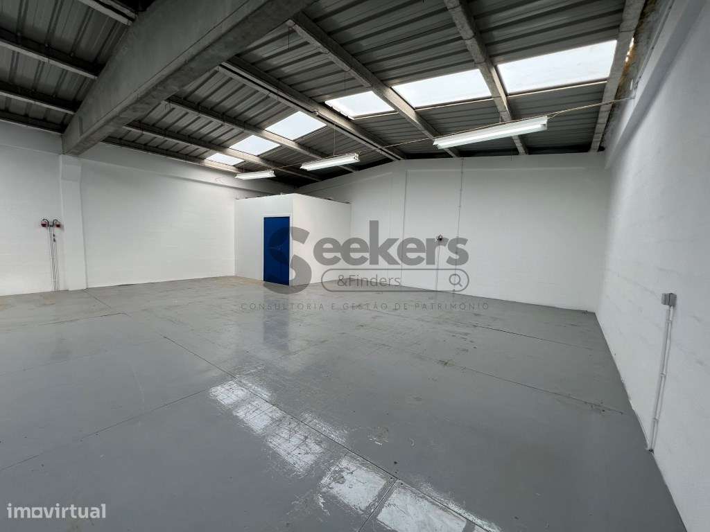 Armazém e escritório na Beloura, Sintra com 360 m2-6