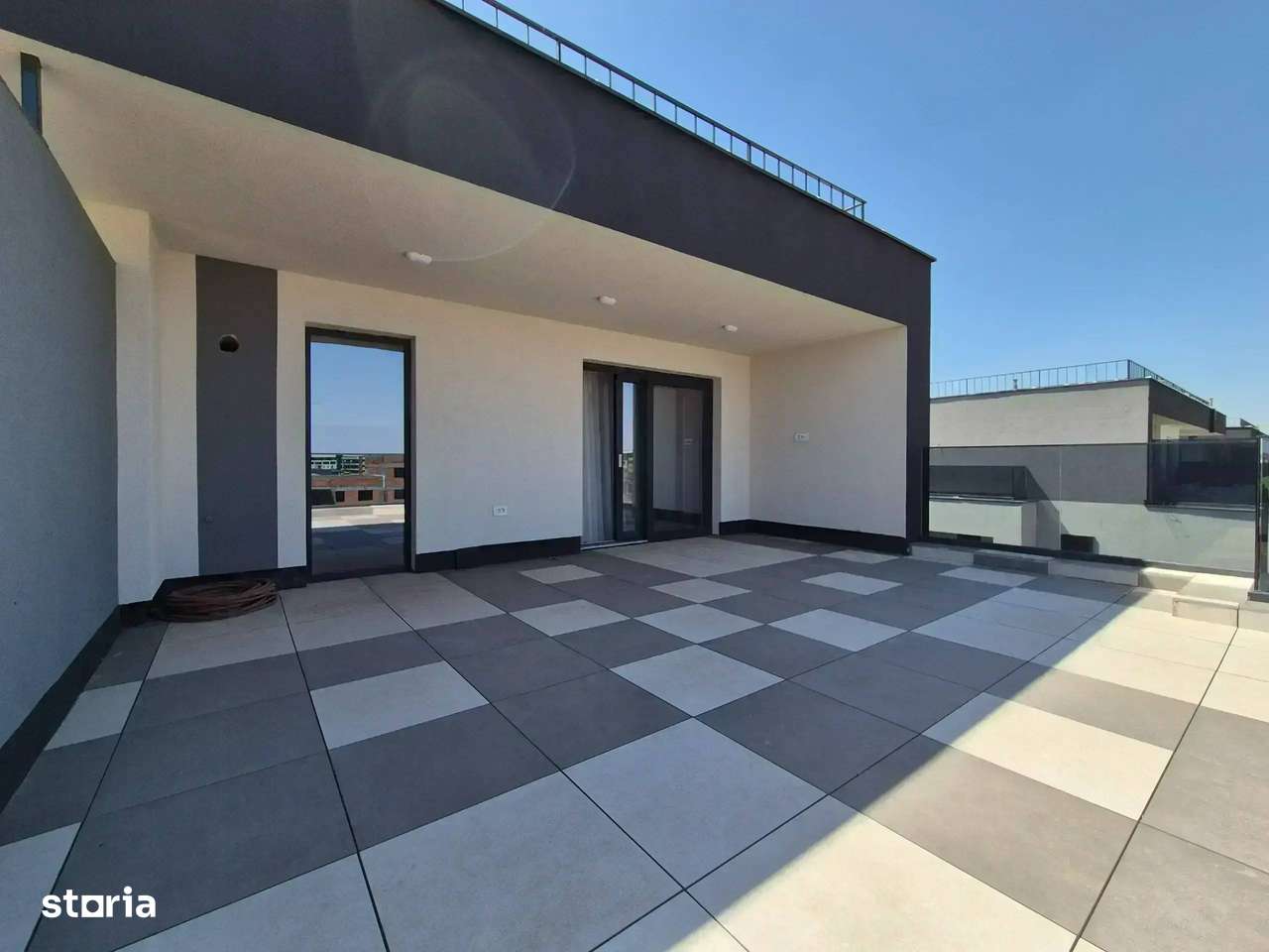 Apartament Cu Terasa | Proiect nZEB | Panouri Fotovoltaice | Pompa